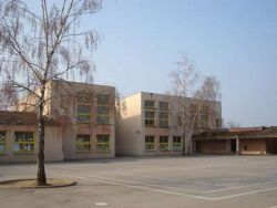 Photo 0) 